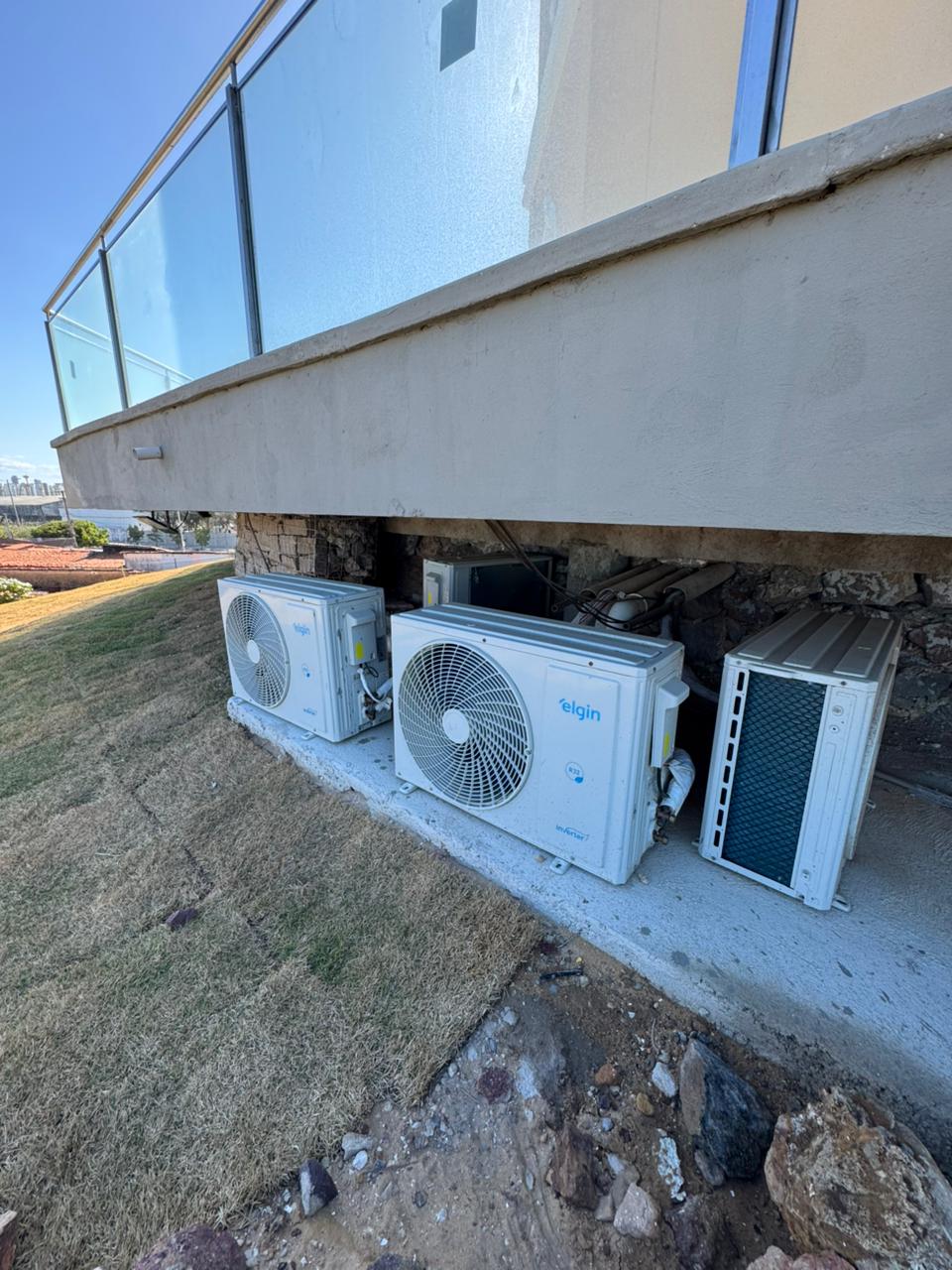 Unidades externas instaladas em residência atendida pela Climatech